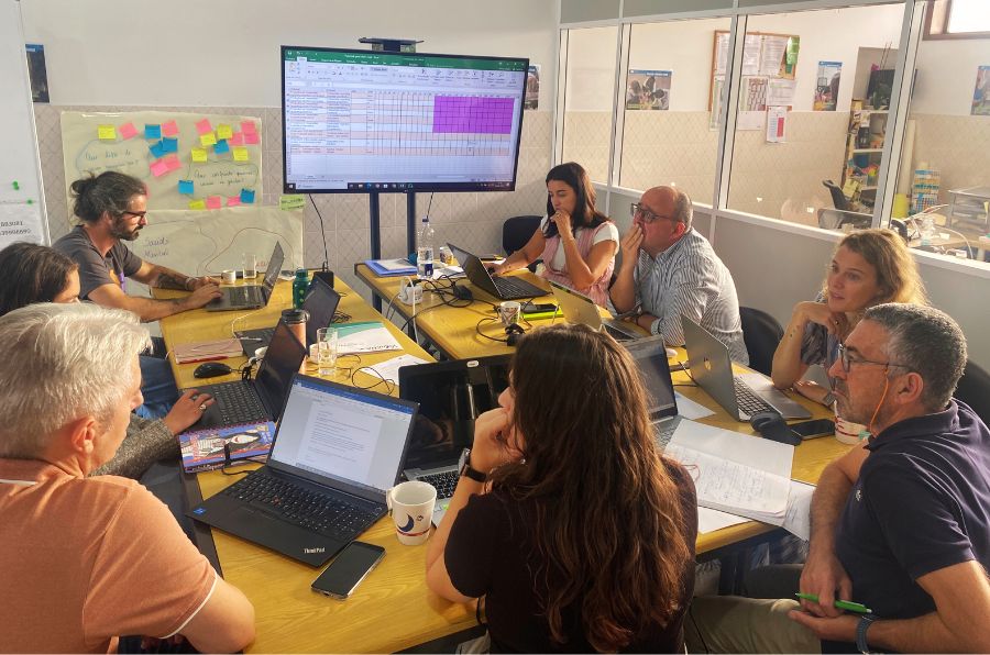 Representantes de las organizaciones socias del proyecto europeo VolunTrek reunidos en Portugal.